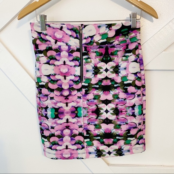 L’Amour Nanette Lepore Watercolor Polka Dot Stretchy Mini Pencil Skirt Sz M - Picture 3 of 8